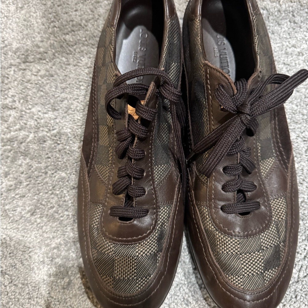 Louis Vuitton Brown Checkered Lace-Up Sneakers. Never Worn - Picture 4 of 5